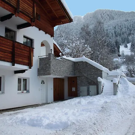 Near The Hahnenkamm Cable Car Кицбюэль